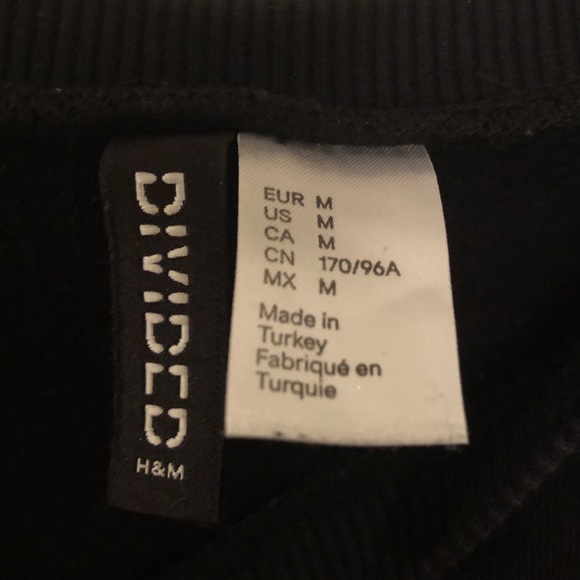 H&M Feminishm Definition Sweatshirt Pullover - Picture 4 of 5